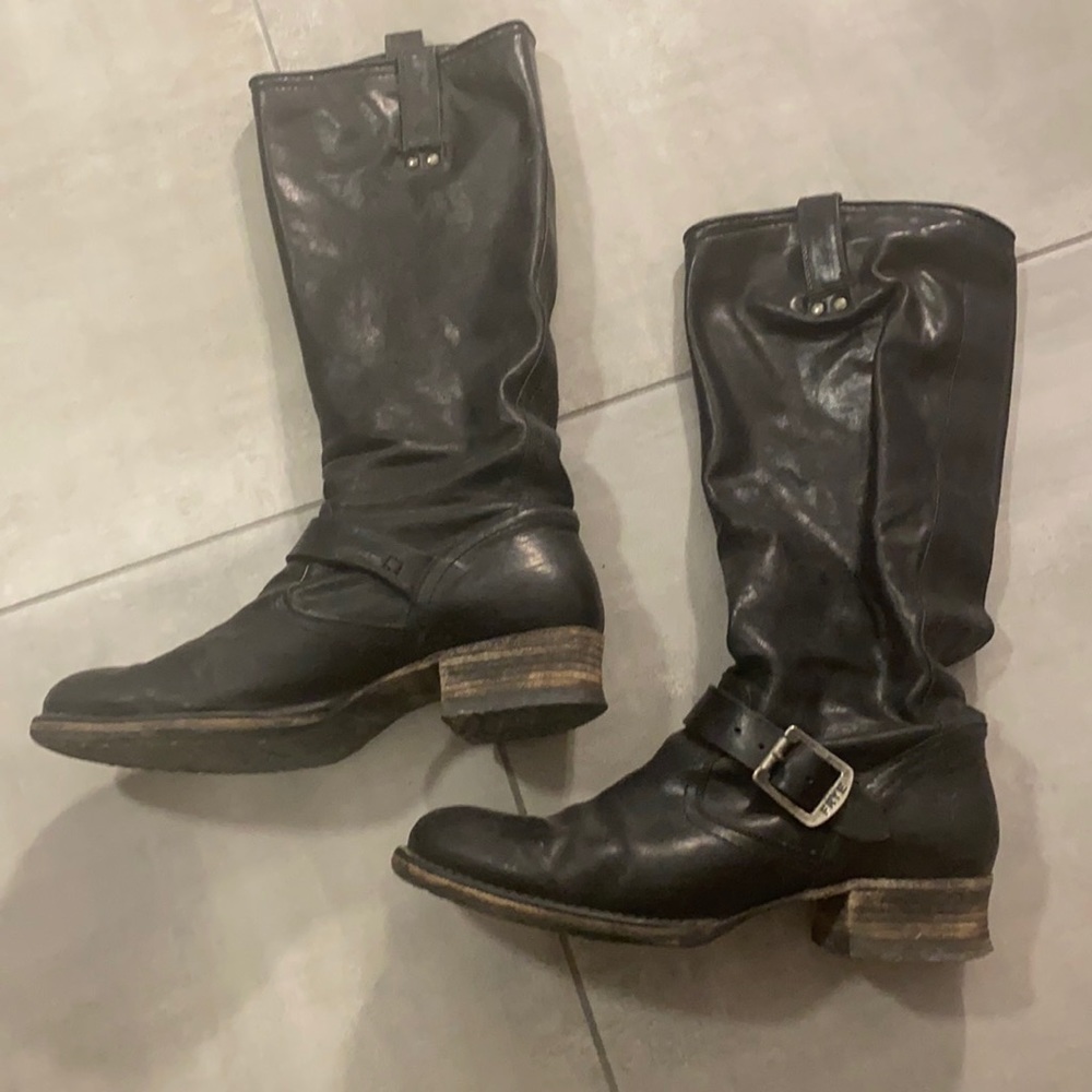 FRYE VINTAGE MID CALF BLACK BOOTS